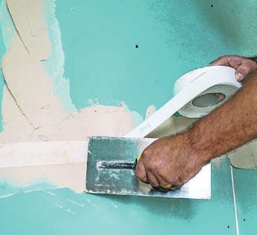 Isoleret anneks: Samlinger i isoleret anneks spartles Isoleret anneks: Samlinger i isoleret anneks spartles og forstærkes med armeringsbånd